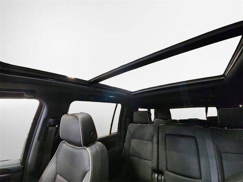 Certified 2024 Chevrolet Suburban Premier w/ Premium Package image 23