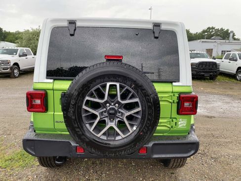 New 2026 Jeep Wrangler Unlimited Sahara w/ Whitecap Package AWD/4WD image 4