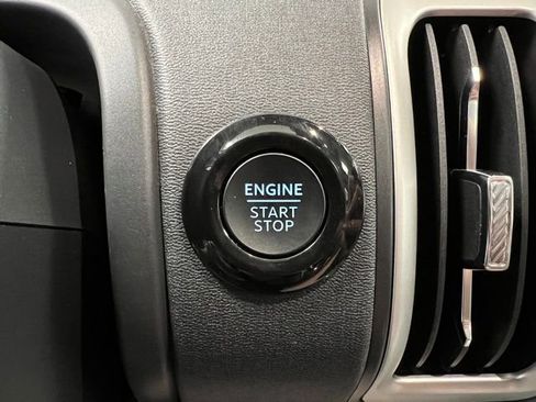 Used 2025 Ford Expedition Active AWD/4WD image 27
