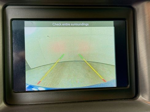 Used 2022 Dodge Charger SXT w/ Leather Interior Group image 19