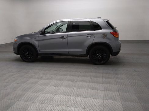 Used 2018 Mitsubishi Outlander Sport LE FWD image 3