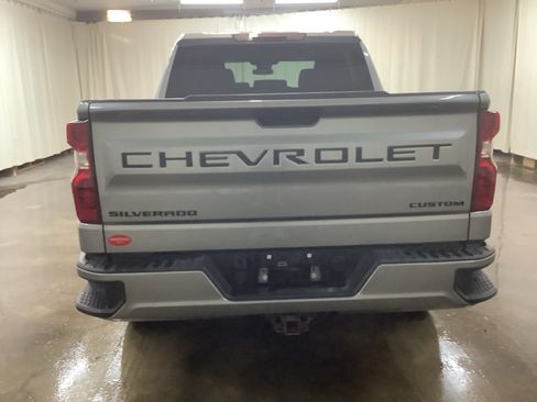 Used 2023 Chevrolet Silverado 1500 Custom w/ 2.7L Blackout Package AWD/4WD image 7