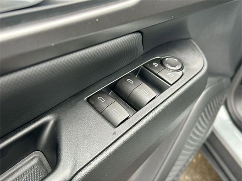 Used 2025 Chevrolet Equinox EV LT w/ Comfort Package image 22