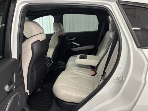 Used 2025 Acura RDX SH-AWD image 14