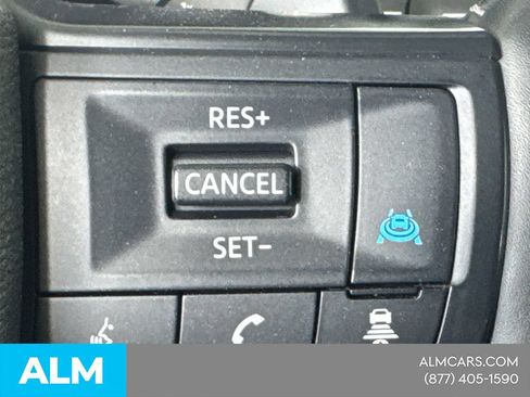 Used 2025 Nissan Rogue SV FWD image 29
