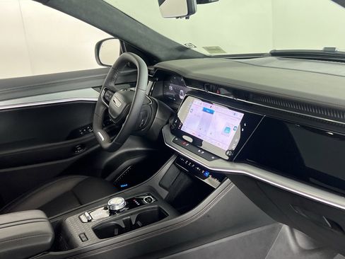 Used 2024 Jeep Wagoneer Launch Edition image 30