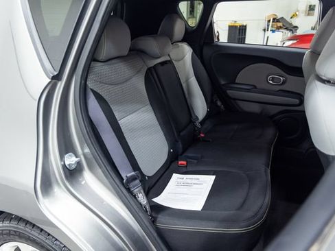 Used 2016 Kia Soul + FWD image 23