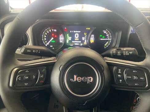 Certified 2025 Jeep Wrangler Willys 4xe image 29