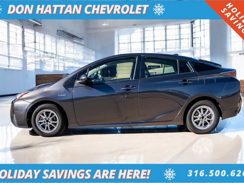 Used 2016 Toyota Prius Two image 2