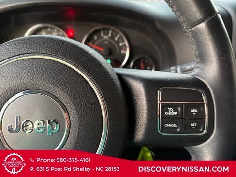 Used 2016 Jeep Wrangler Unlimited Sahara image 19