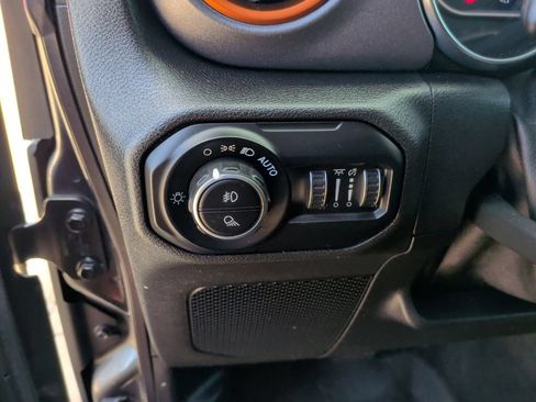 Used 2021 Jeep Gladiator Mojave AWD/4WD image 15