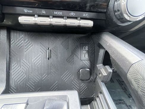 Used 2024 Toyota Tacoma TRD Sport AWD/4WD image 36