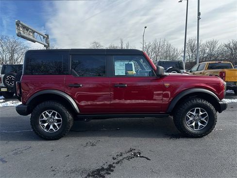 Certified 2025 Ford Bronco Badlands image 4