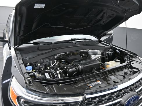 Used 2020 Ford Explorer XLT w/ Class III Trailer Tow Package image 24