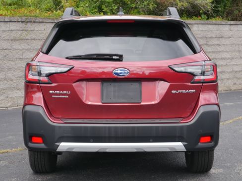 Used 2024 Subaru Outback Limited AWD/4WD image 5