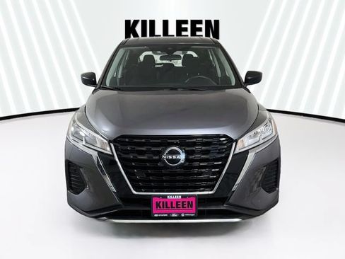 Used 2022 Nissan Kicks S FWD image 2
