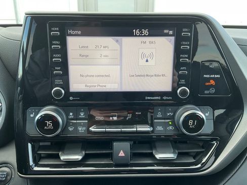 Used 2022 Toyota Highlander XLE image 12