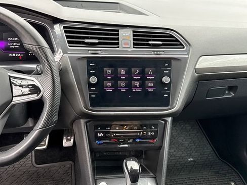 Certified 2023 Volkswagen Tiguan SE R-Line image 21