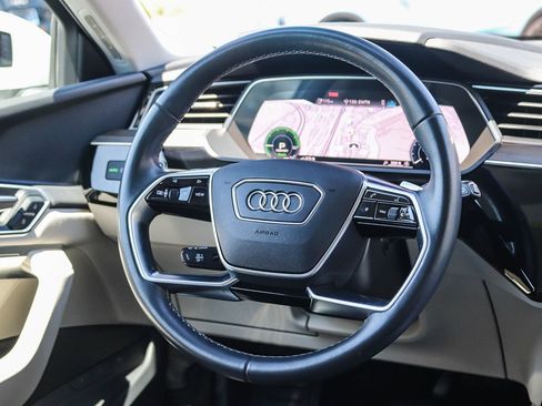 Used 2024 Audi Q8 e-tron Premium Plus AWD/4WD image 17