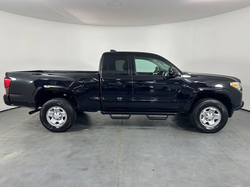 Used 2021 Toyota Tacoma SR w/ SR Convenience Package RWD image 8