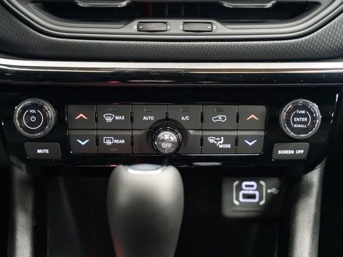 New 2026 Jeep Compass Latitude image 12