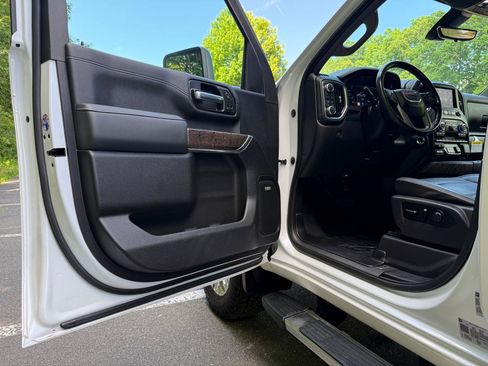 Used 2021 GMC Sierra 2500 Denali w/ Technology Package AWD/4WD image 11