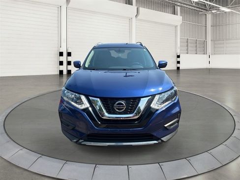 Used 2018 Nissan Rogue SV w/ Premium Package AWD/4WD image 8