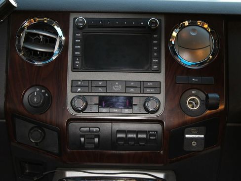 Used 2011 Ford F250 Lariat w/ Lariat Ultimate Pkg image 25