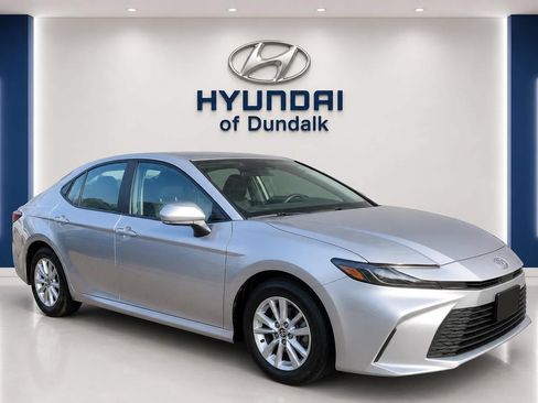 Used 2025 Toyota Camry LE FWD image 3
