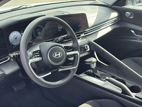 Used 2024 Hyundai Elantra SEL image 24