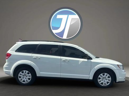 Used 2020 Dodge Journey SE w/ SE Popular Equipment Group FWD image 4