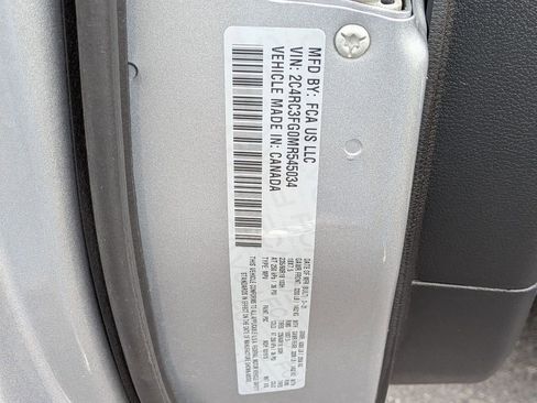 Used 2021 Chrysler Pacifica Touring AWD/4WD image 12