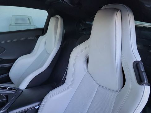 Certified 2020 Chevrolet Corvette Stingray Coupe w/ Chrome Exterior Badge Package image 28