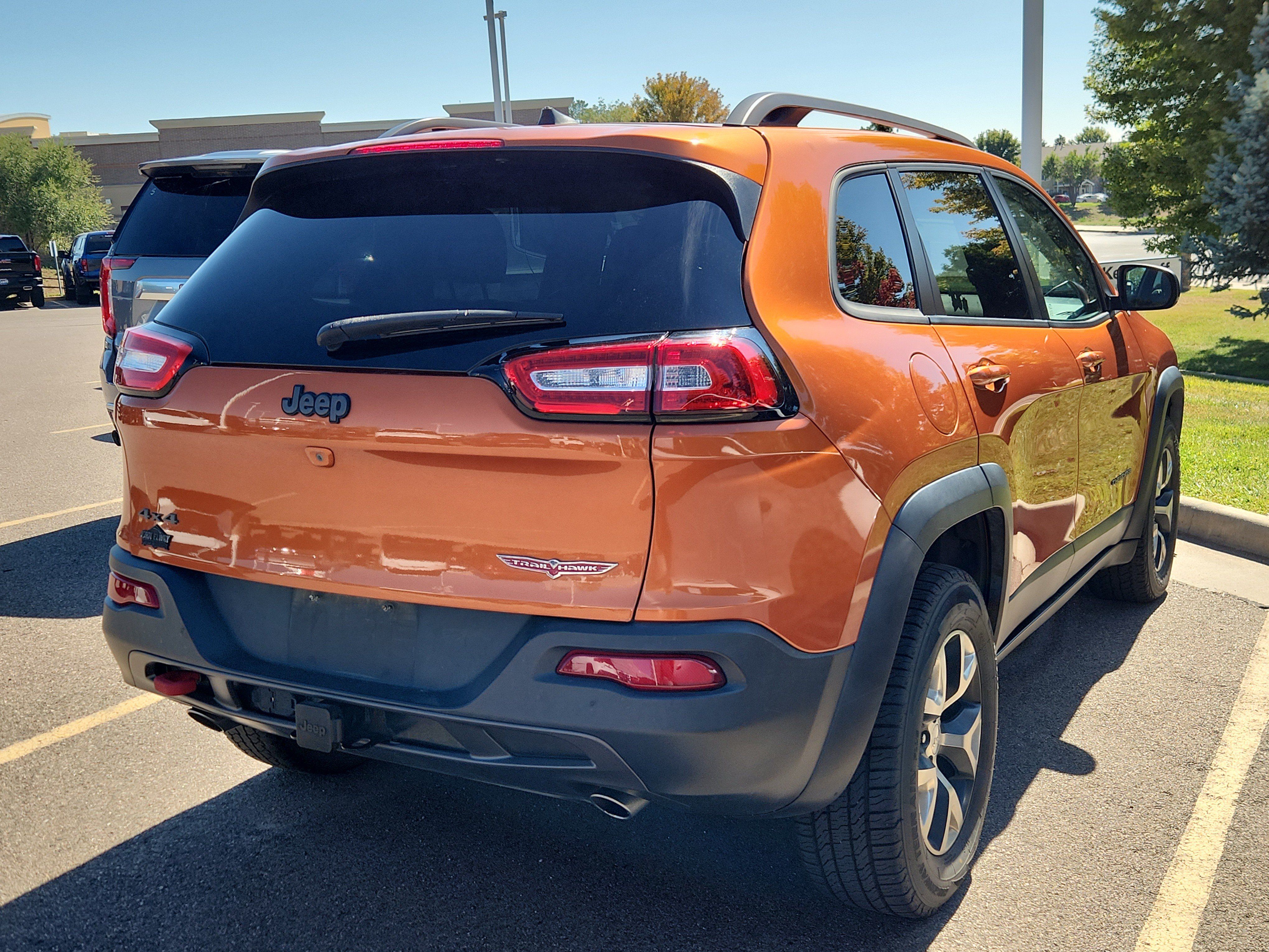 Used 2016 Jeep Cherokee Trailhawk w/ Comfort/Convenience Group AWD/4WD image 4