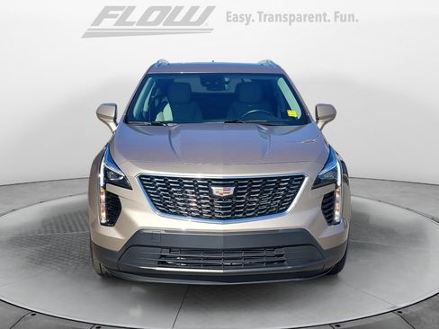Used 2023 Cadillac XT4 Luxury w/ Cold Weather Package image 3