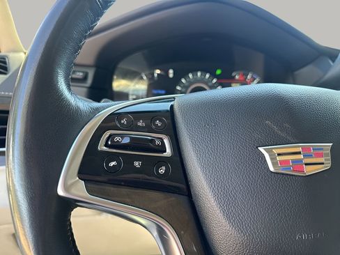 Used 2019 Cadillac Escalade Premium Luxury image 31
