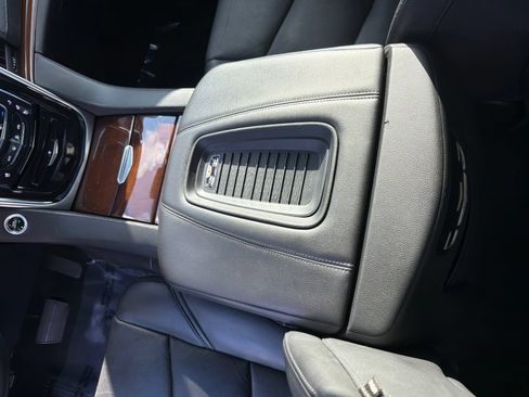 Used 2020 Cadillac Escalade Luxury AWD/4WD image 29