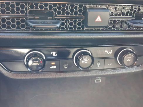 Used 2023 Honda HR-V LX image 17