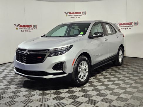 Used 2022 Chevrolet Equinox LS w/ LS Convenience Package image 3