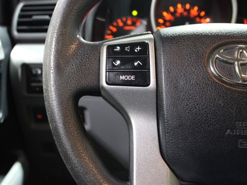 Used 2013 Toyota 4Runner SR5 w/ Convenience Pkg image 10