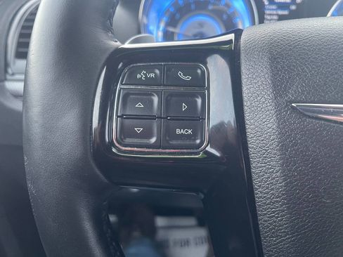 Used 2014 Chrysler 300 S w/ Luxury Group image 20