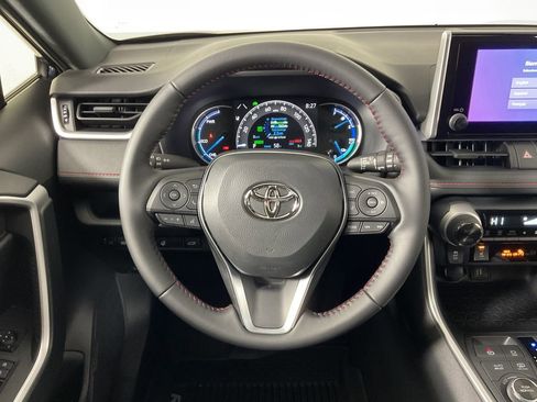 New 2025 Toyota RAV4 SE image 10