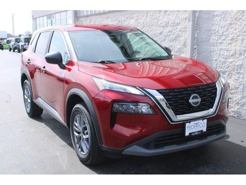 Used 2023 Nissan Rogue S image 2