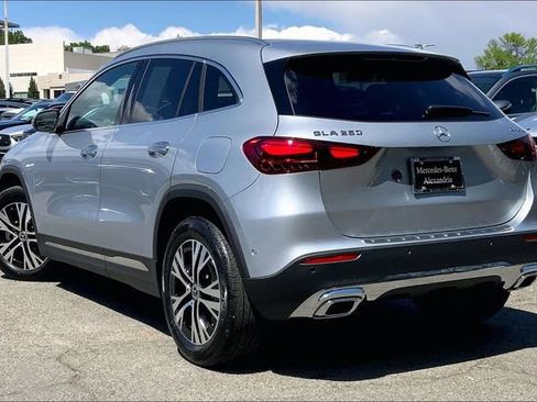 Used 2026 Mercedes-Benz GLA 250 4MATIC image 10