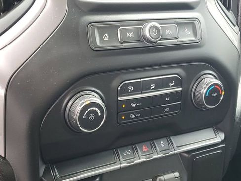 Used 2020 Chevrolet Silverado 2500 Custom w/ Custom Value Package image 21