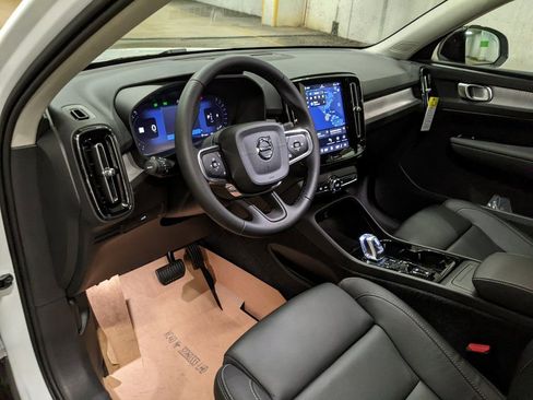 New 2026 Volvo XC40 B5 Plus w/ Protection Package Premier AWD/4WD image 8