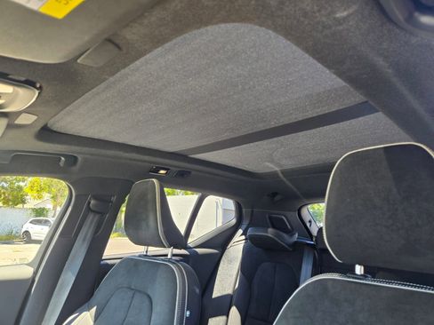 Used 2023 Volvo XC40 Recharge Ultimate AWD/4WD image 12