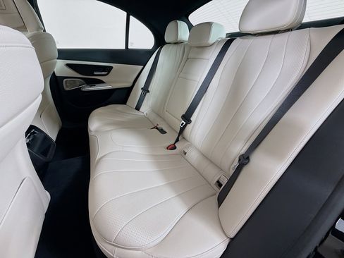 Used 2024 Mercedes-Benz E 350 4MATIC Sedan image 24