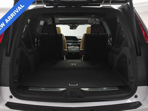 Used 2022 Cadillac Escalade ESV Premium Luxury image 7