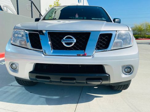 Used 2016 Nissan Frontier SV w/ SV Value Truck Package RWD image 2